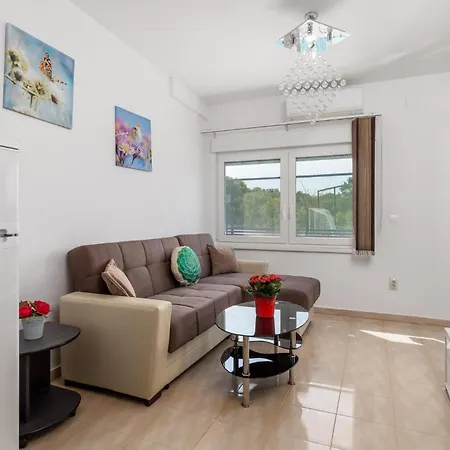 1 Bedroom Awesome In Vrh (Krk)