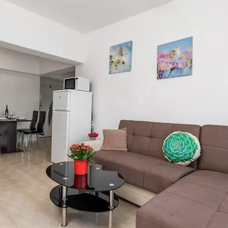 1 Bedroom Awesome In * Vrh (Krk)
