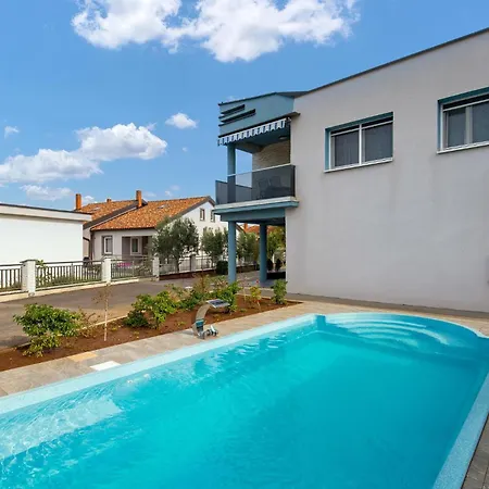 1 Bedroom Awesome In Daire *