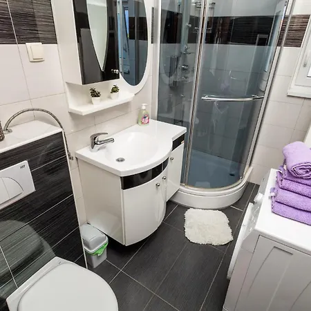 Daire 1 Bedroom Awesome In *