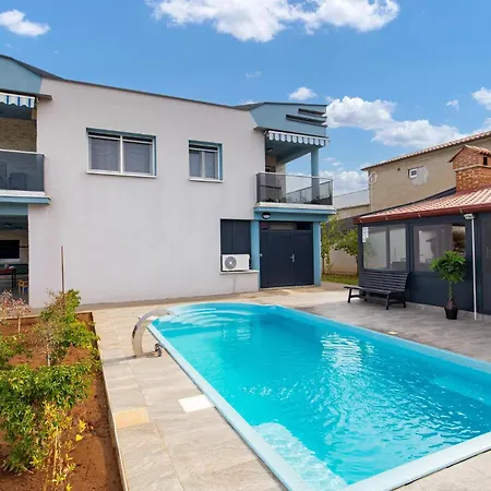 Daire 1 Bedroom Awesome In Vrh (Krk)