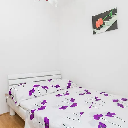 Apartment Stunning In Vrh