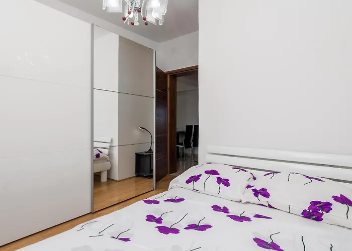Διαμέρισμα 1 Bedroom Awesome In *