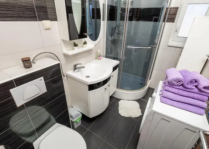 Διαμέρισμα 1 Bedroom Awesome In *