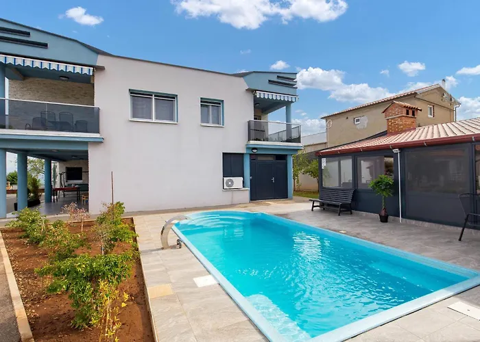 Διαμέρισμα 1 Bedroom Awesome In Vrh (Krk)