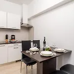 1 Bedroom Awesome In Apartman *